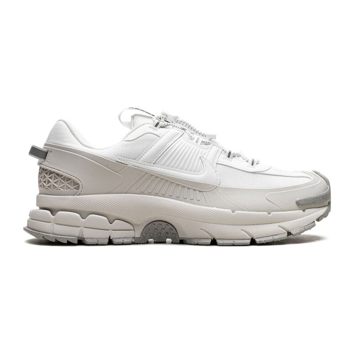 Nike Zoom Vomero 5 Roam in white and grey